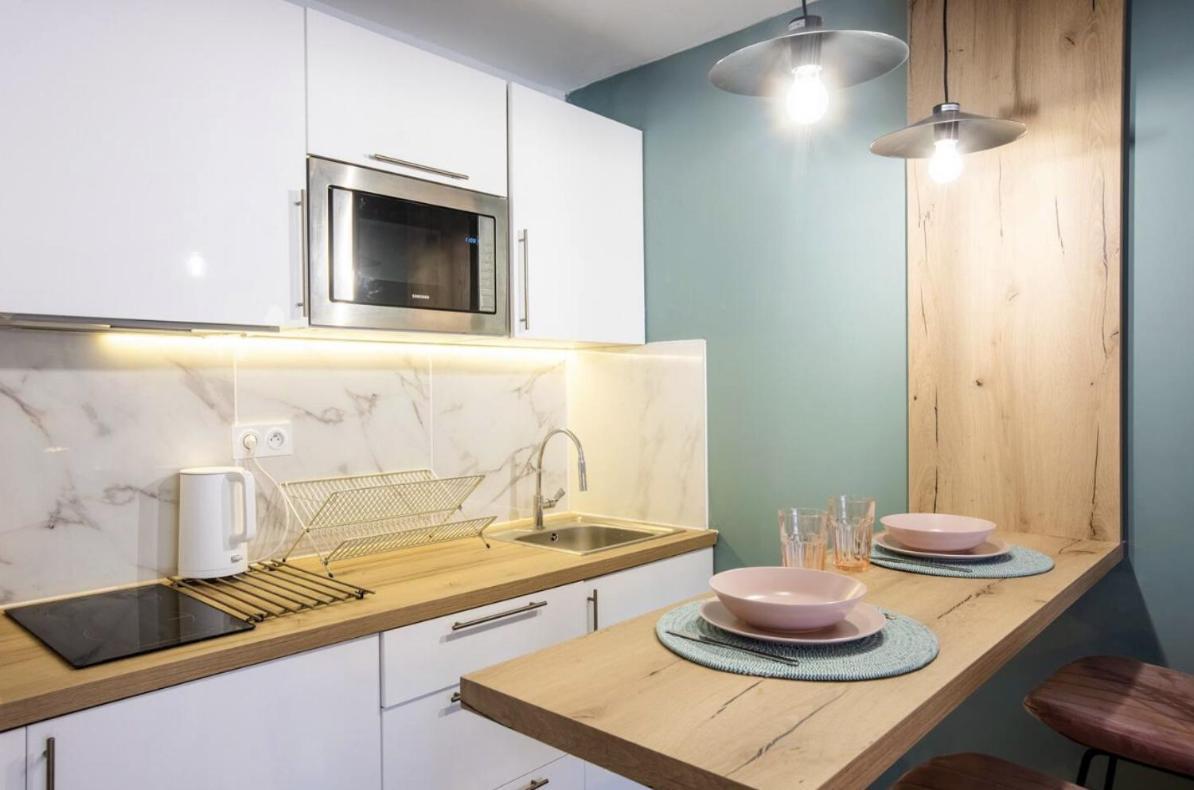 Studio Terrasse & Parking Gratuit En Residence Nîmes Exterior foto