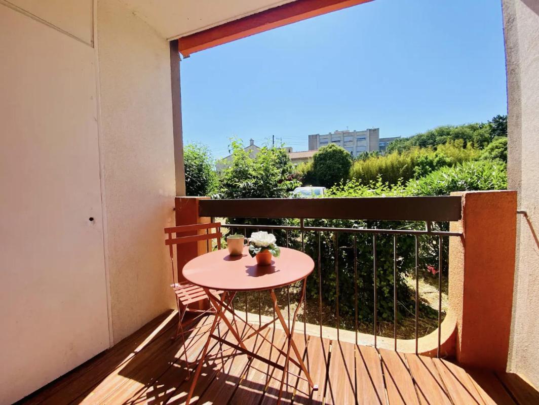 Studio Terrasse & Parking Gratuit En Residence Nîmes Exterior foto